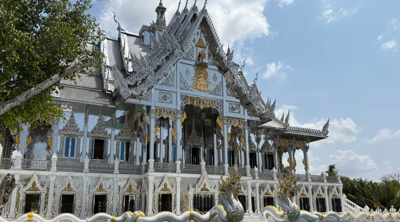 “タイの銀閣寺”とも称される　ワット プッタ プロムマヤーン